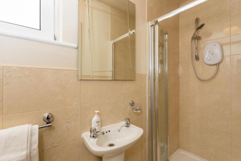 Town Square Townhouse - Best Location In Galway Kültér fotó