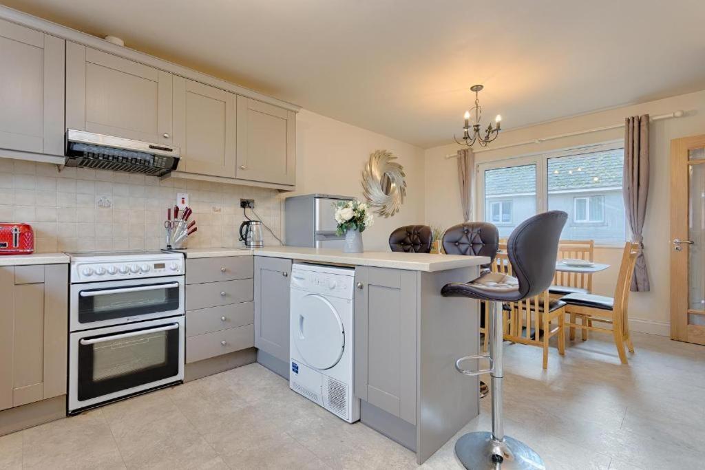 Town Square Townhouse - Best Location In Galway Kültér fotó