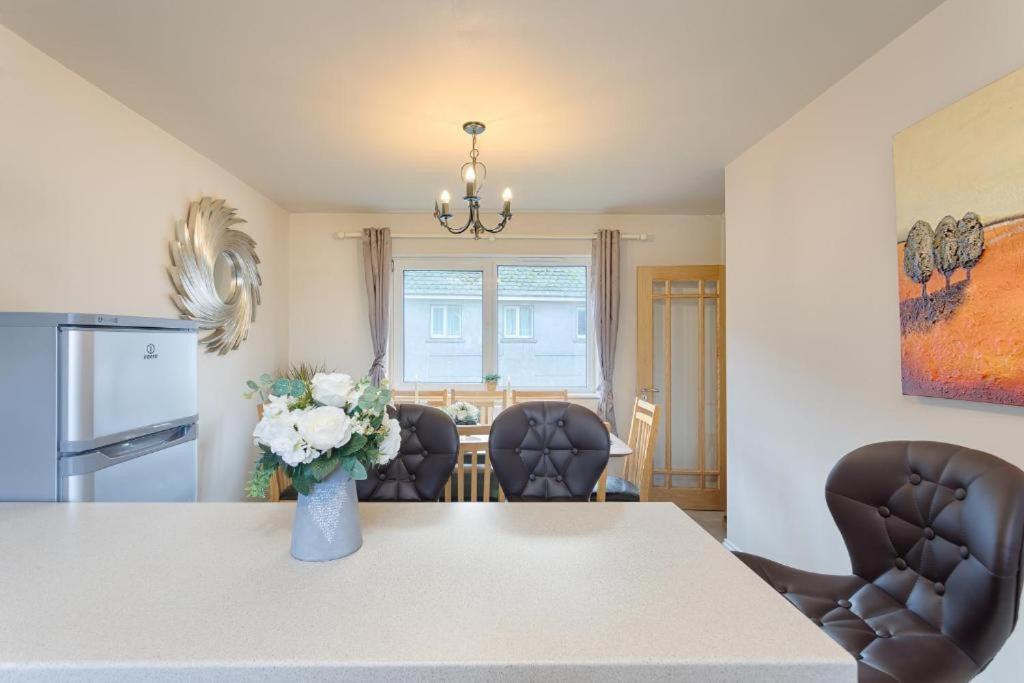 Town Square Townhouse - Best Location In Galway Kültér fotó
